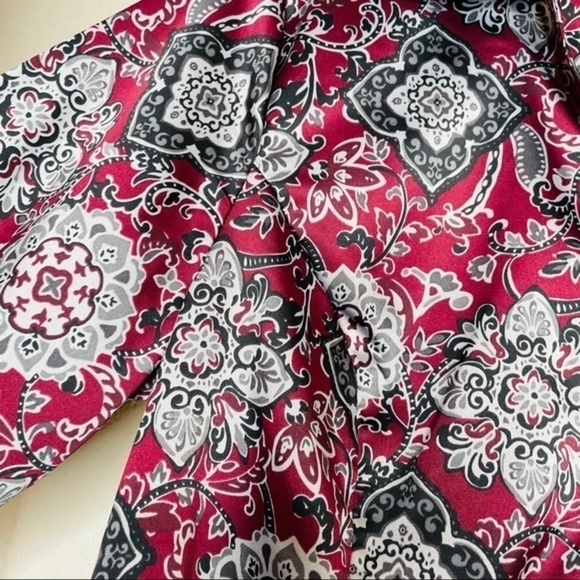 𝅺croft & Barrow NWOT Tapestry Button Down Blouse - Picture 10 of 11